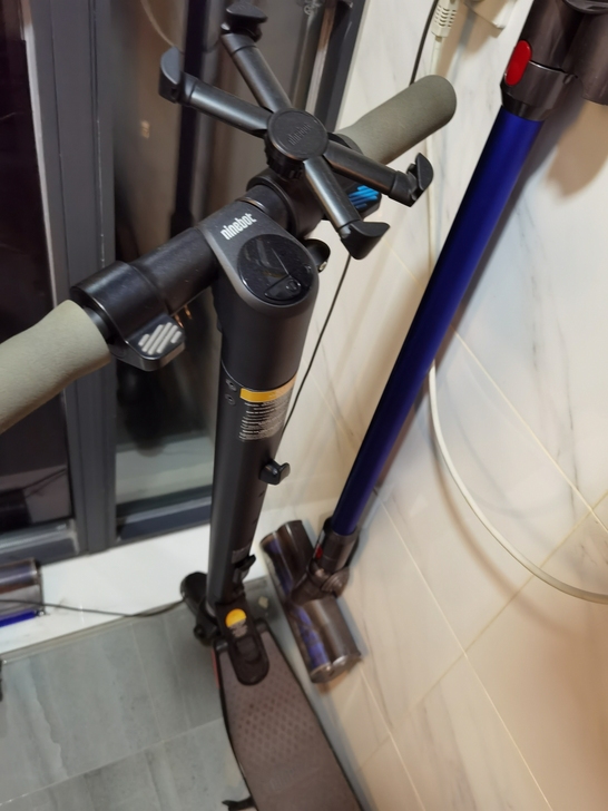 Ninebot 九号电动滑板车，实体店购买...