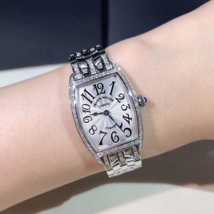 FM法兰克穆勒 1752酒桶型女士腕表，后...