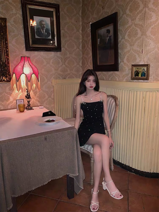 范智乔 黑色打底吊带裙女秋冬内搭百搭裙子镶...