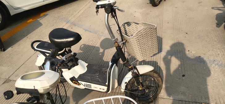出售一辆赛维电动车