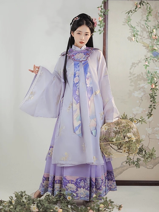 耀春明制马面裙
