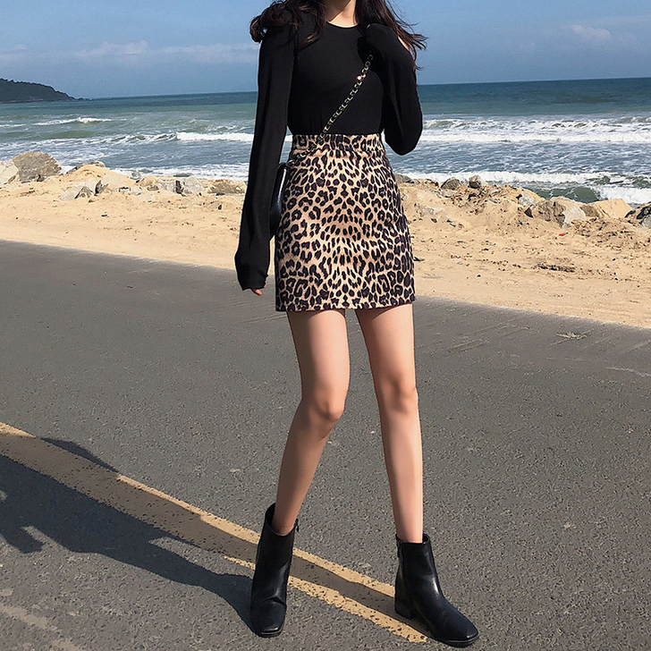 豹纹半身裙包臀裙子女2021新款春秋高腰一...