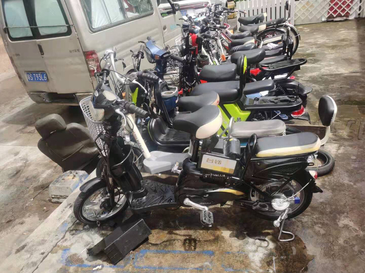 快来捡漏啦,符合新国标的电动车,有脚踏的,...