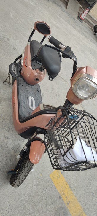 小电动车转让 48伏12安 电池耐用 售5...