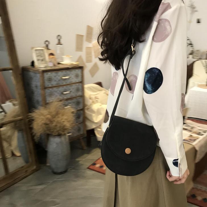 女包2021新款ins复古半圆翻盖斜挎包简...