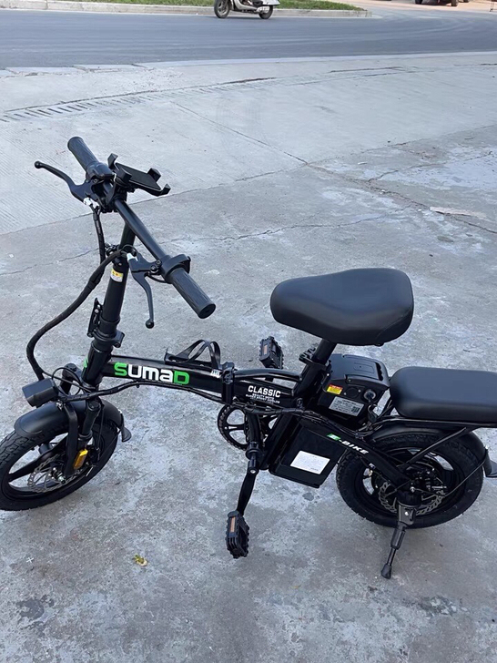 9成新因为要搬家带不走，发票合格证都有 骑...