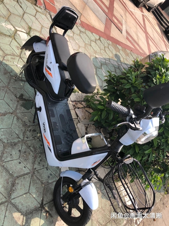 中富电动车,买了四个多月,轻微磨损,平时比...