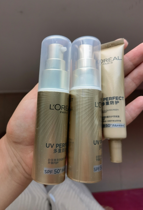 欧莱雅小金管防晒左边的开盖用了两次,中间的...