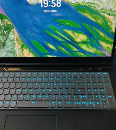 机械革命x8tiplus 17.3英寸电竞...