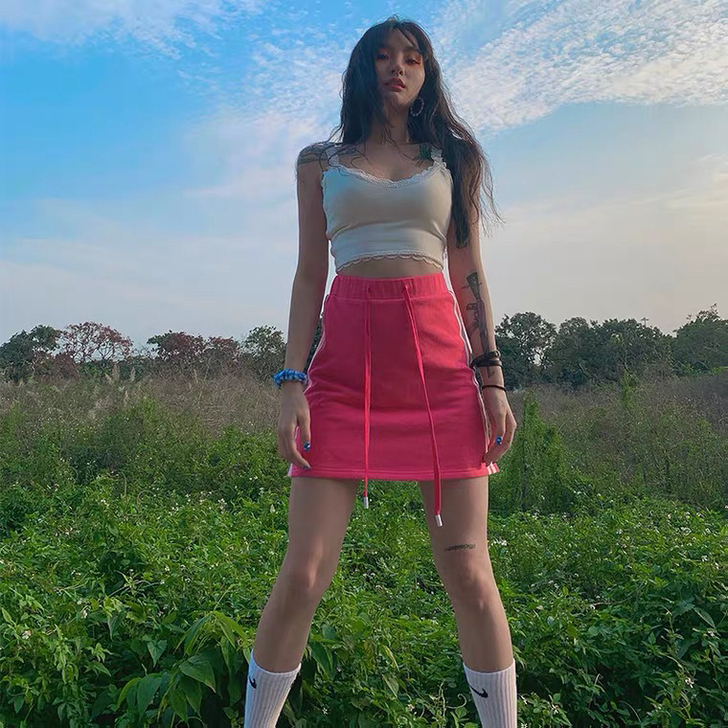 NADA运动半身裙女高腰开叉粉色短裙夏季新...