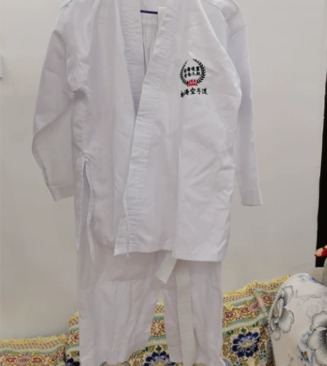 松涛空手道 道服 160S 码 感兴趣的话...