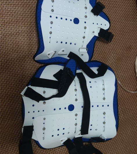 可孚腰椎固定支具，前两月骑车摔跤了买的，正...