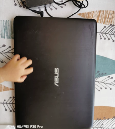 华硕笔记本电脑 型号F441 正常使用，无...