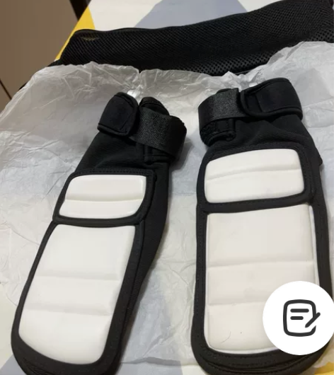 全新跆拳道电子护脚套 感兴趣的话点“我想要...