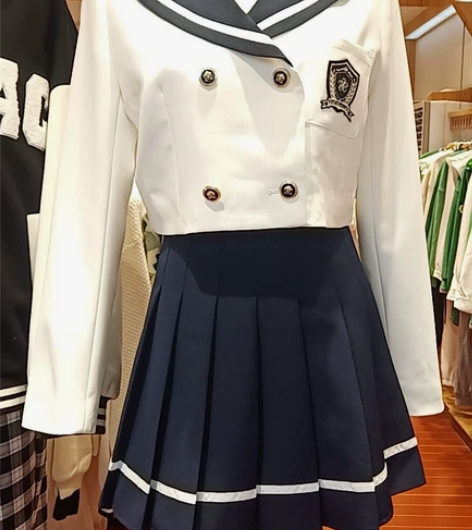 IEF套装裙jk群春秋穿，就穿了两次这样，...