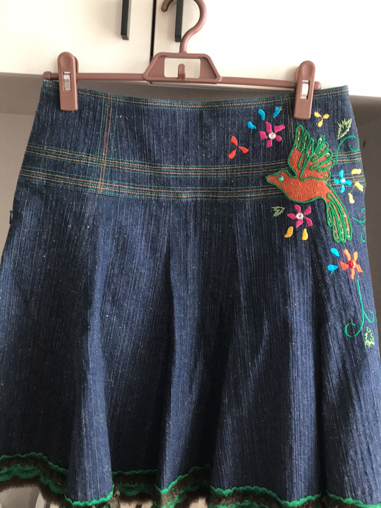 绣花牛仔半身裙 宝贝儿售出不退不换哦