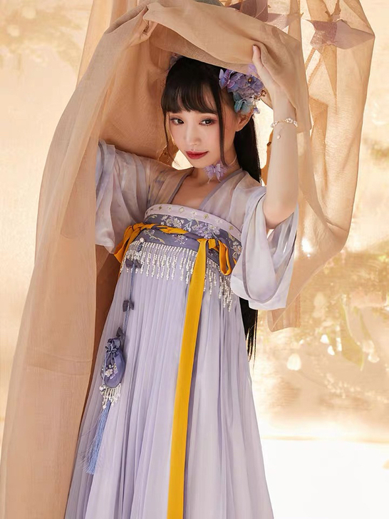 【十三余 小豆蔻儿】[春归] 刺绣对襟上衫...