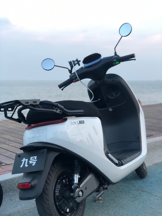 九号E100珍珠白色 在保修期