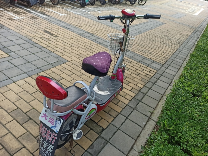 二手电动车,是个人的,不是车行,八成新,能...