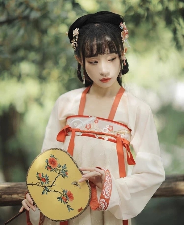 十三余  阮音   低价出  穿一洗一  ...