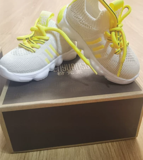 直播间购入，全新没穿运动鞋。尺码12.5。...