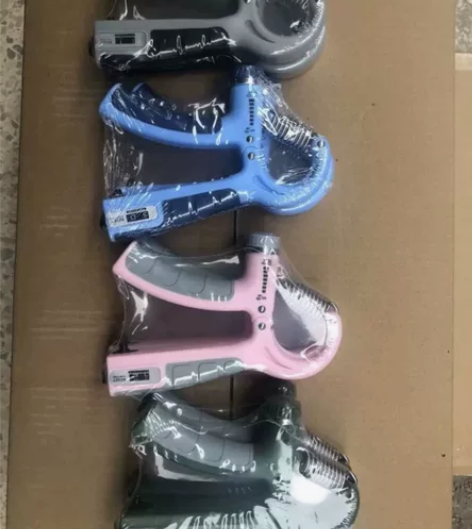 之前买了几十个握力器带计数的本来说想给朋友...
