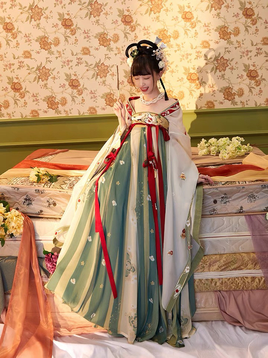 【十三余 小豆蔻儿】[兮光美人] 国风刺绣...
