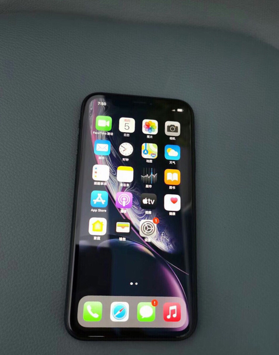 苹果XR黑色256g。国行正品。九成新，无...