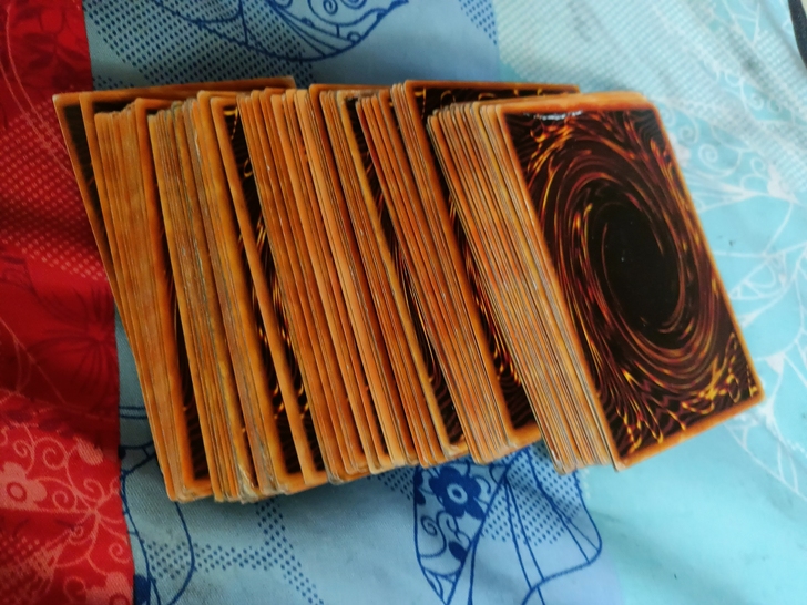游戏王卡牌一套  老物件了  品相还不错 ...