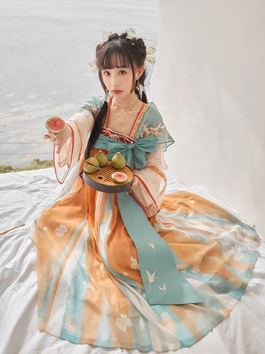 十三余