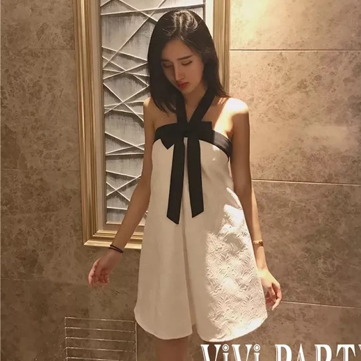 夏季名媛气质性感挂脖露背连衣裙