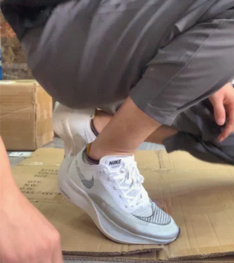 马拉松跑步鞋，男女同款剩36.37.43码...