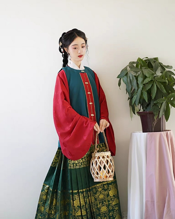 兰若庭 汉服 明制 比甲 圆领