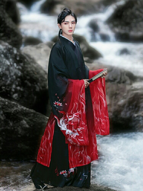 便宜出如梦霓裳九尾三件套，180码包含外披...