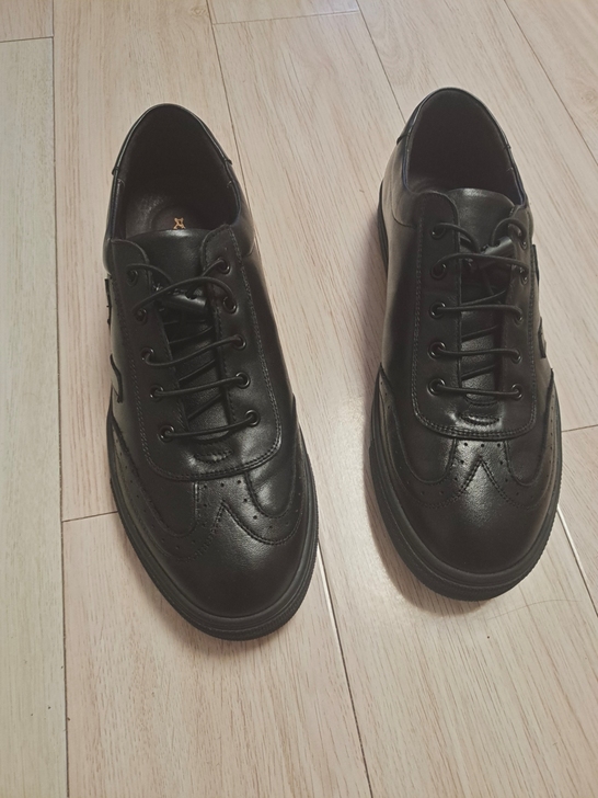 40码正品袋鼠 纯皮休闲鞋