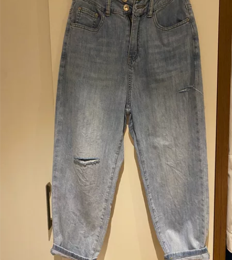 很舒服的牛仔裤 专柜入 s码 可能是二三百...