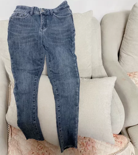 女秋冬加绒小脚牛仔裤 感兴趣的话点“我想要...