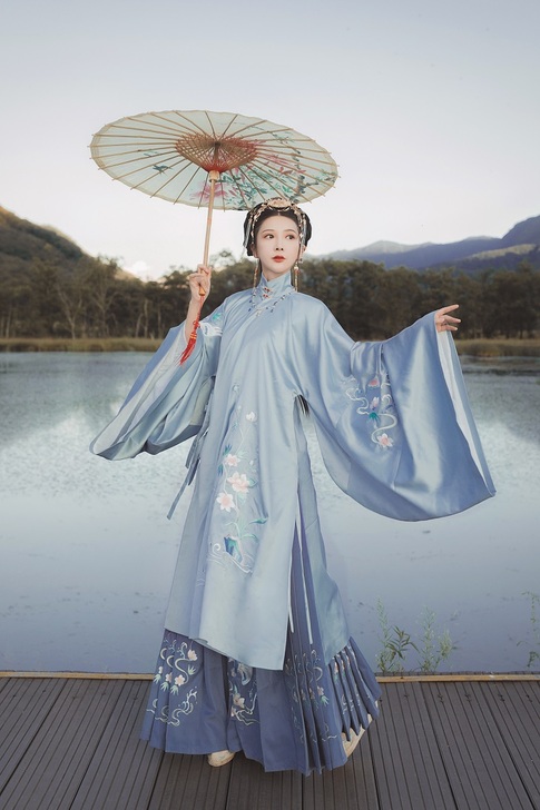 原创汉服袄裙女明制长袄秋冬马面裙套装交领汉...
