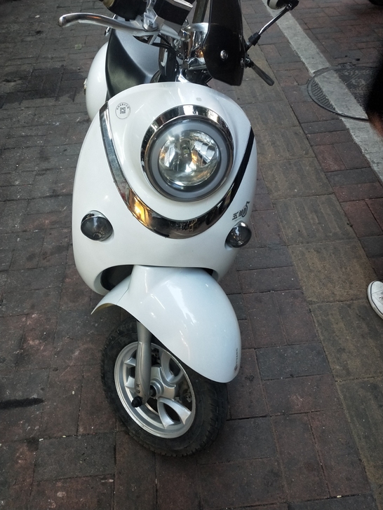 转让一台五羊小龟电动车9成新，LEd大灯，...