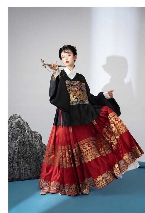 求购爻菖仿孔府麒麟补黑色暗纹缎面料汉服补服...