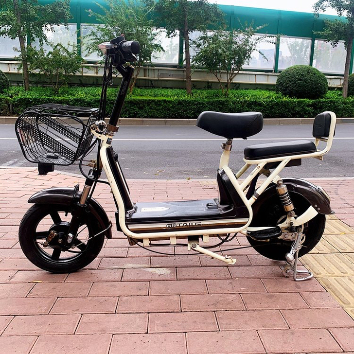 台铃白色电动车底价台铃 电池可提下来充电 ...