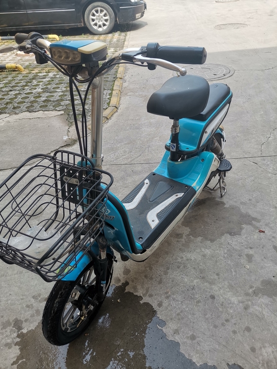 出售电动别一辆，女士一手车，骑了11个月，...