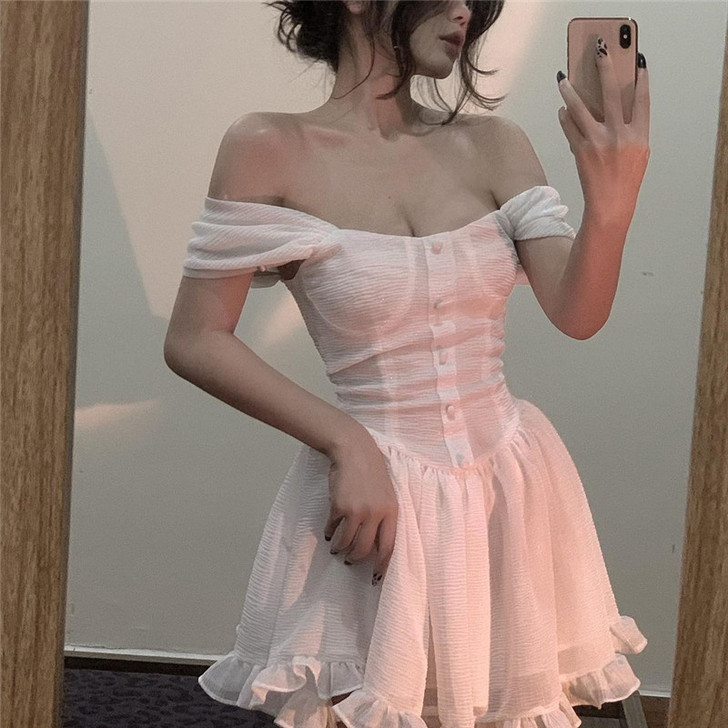 连衣裙过生日穿了一次再也没穿过