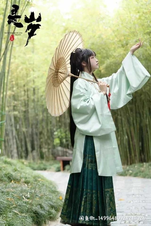 是岁原创 汉服 鹿芸衔春 立领斜襟长袄  ...