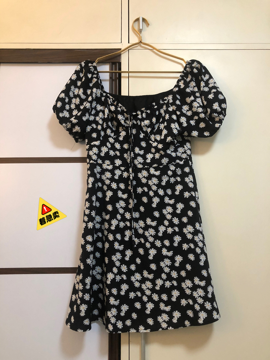 小雏菊连衣裙 几乎全新 泡泡袖
