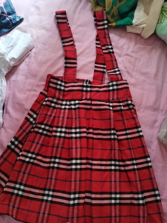 萝莉格子背带裙上身很好看服装店不干了剩下的...