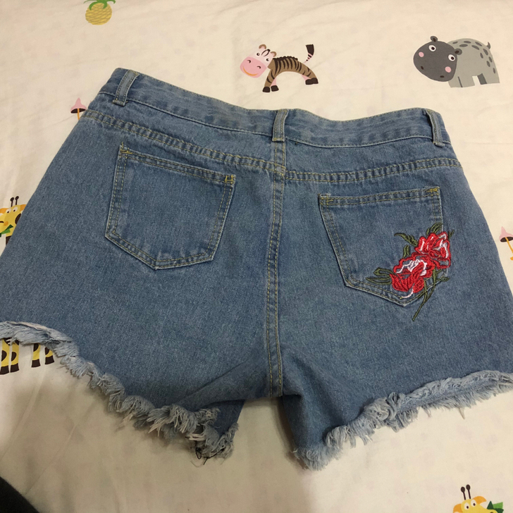 牛仔短裤