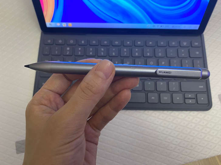 华为pad+盒+笔 9成新。欢迎同城看货交易