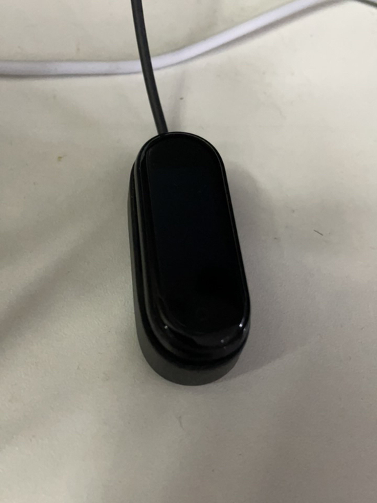 小米手环4标准版，当年买错了本来想买nfc...