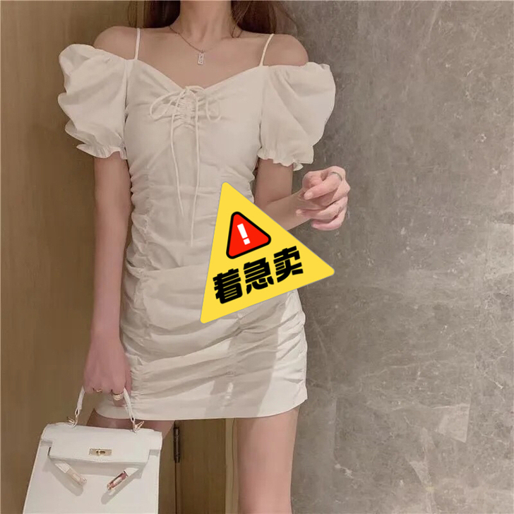 泡泡袖方领裙子夏修身显瘦气质白色短裙甜美法...